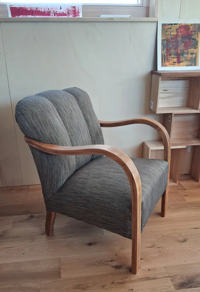 Fauteuil art déco dossier bombé