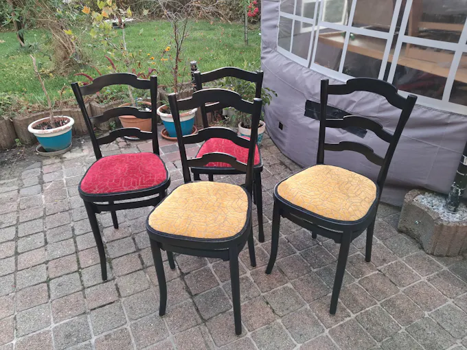 Lot de 4 chaises vintage upcyclées