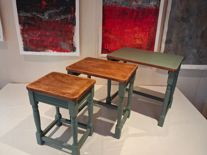 Tables gigognes relookées